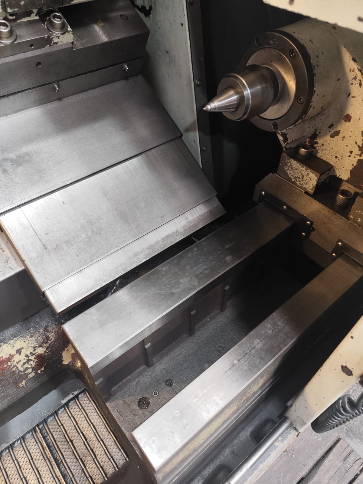 Torno CNC Feeler FTC30 — foto 2
