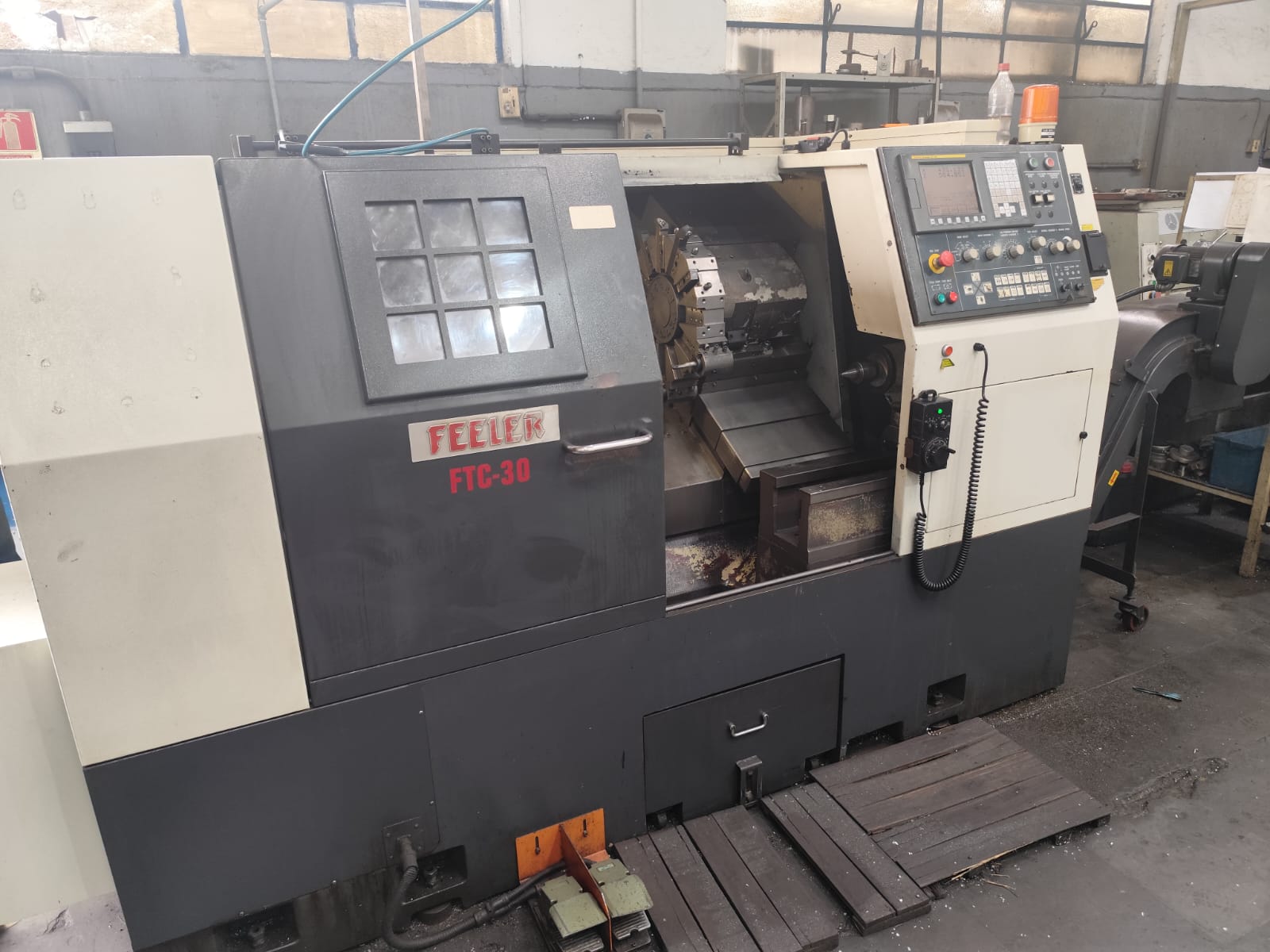 Torno CNC Feeler FTC30 — foto 4