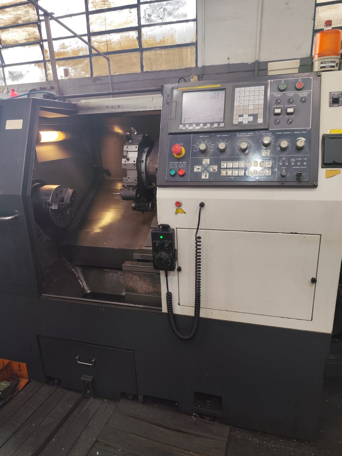 Torno CNC Feeler FTC30 — foto 3