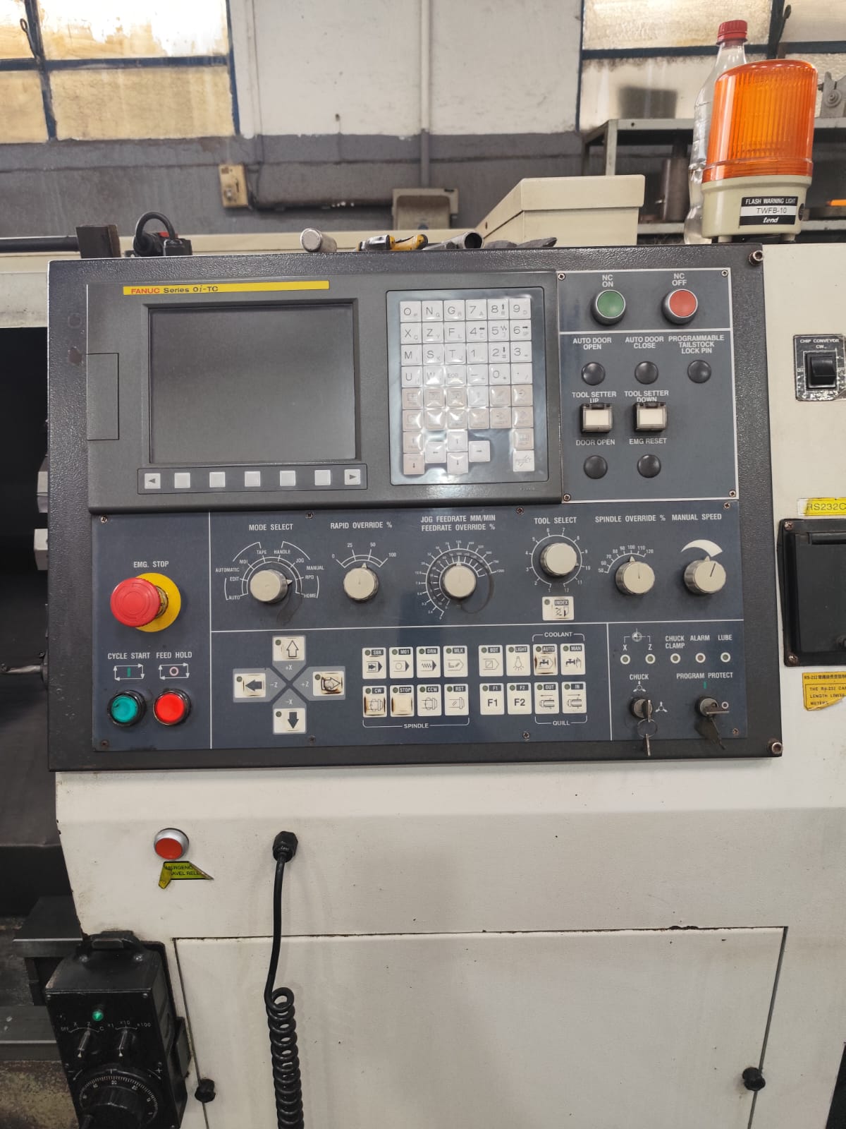 Torno CNC Feeler FTC30 — foto 10