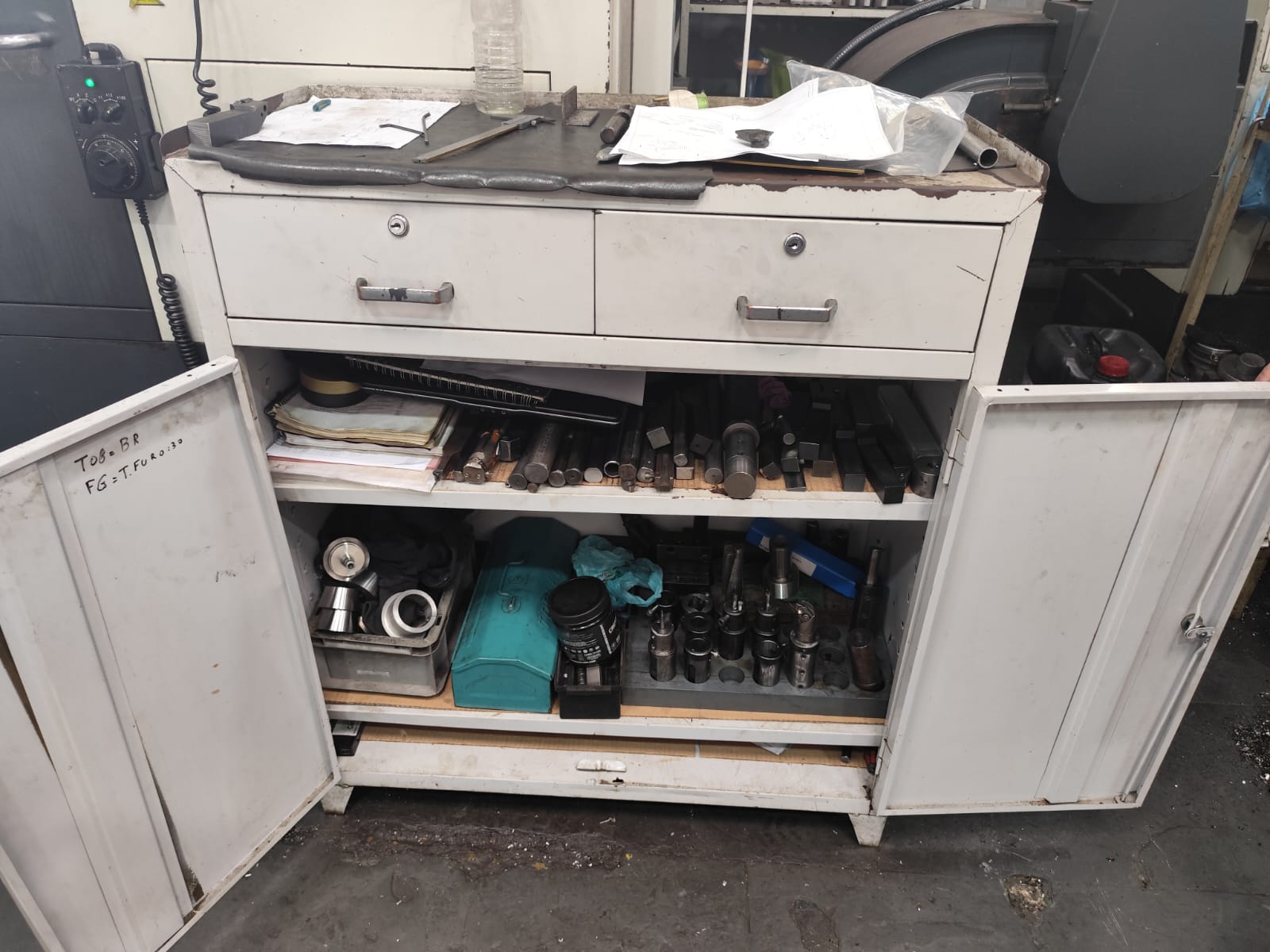 Centro de usinagem Feeler FV-1300 — foto 10