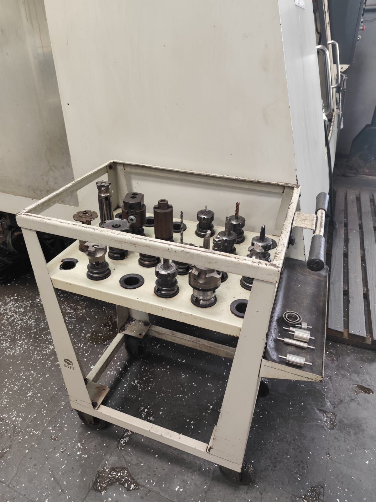 Centro de usinagem Feeler FV-1300 — foto 14