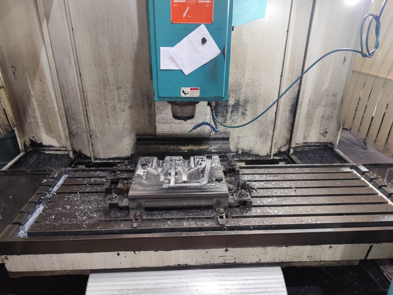 Fresadora CNC Sinitron B7 NX 1500 — foto 6