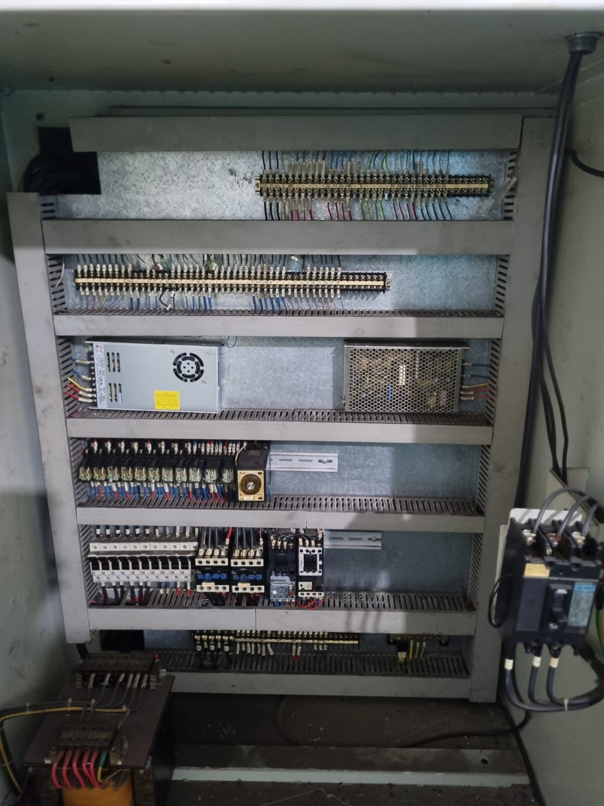 Fresadora CNC Sinitron B5NX — foto 2