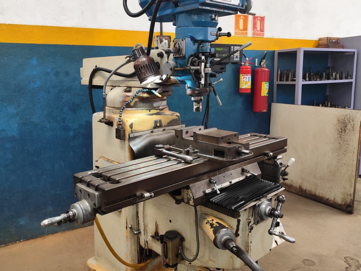 Fresadora Ferramenteira Sinitron SX3 — foto 1