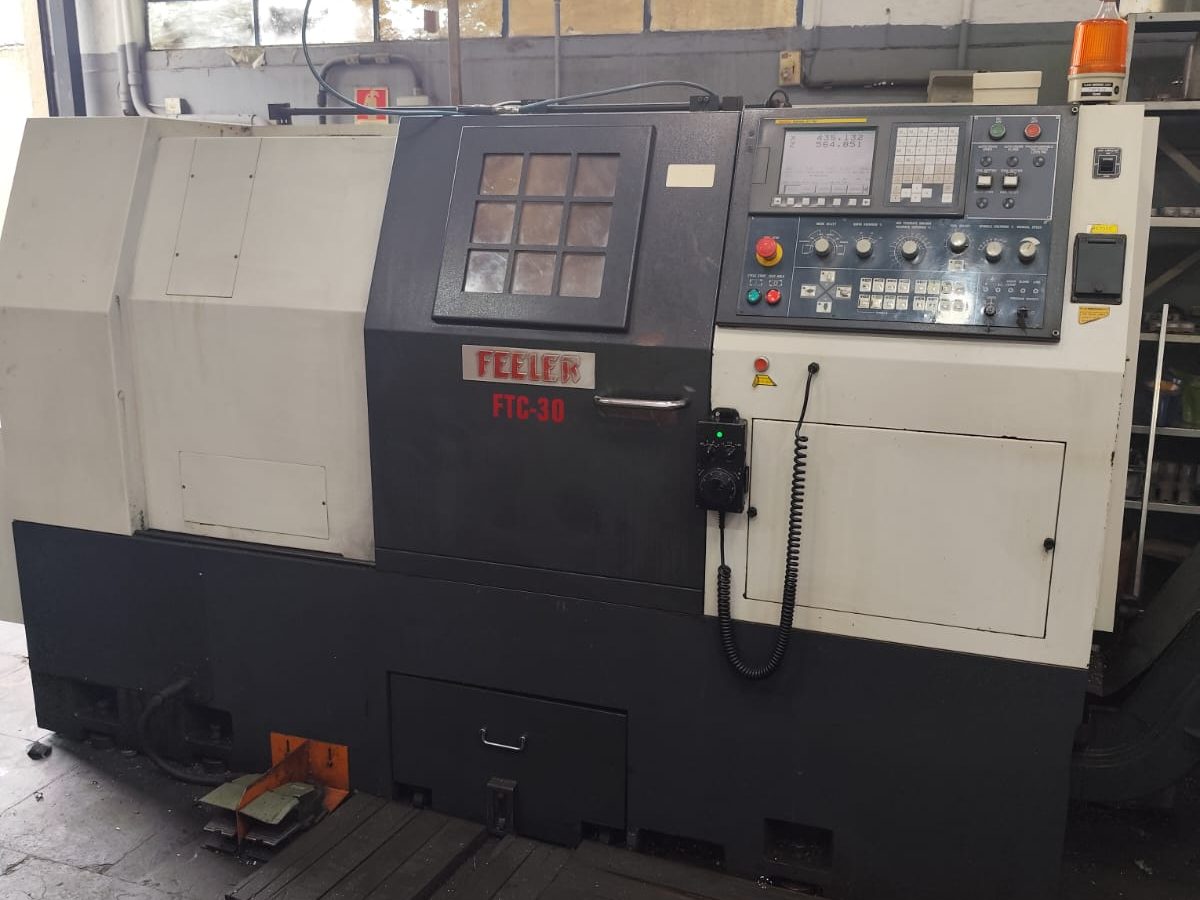 Torno CNC Feeler FTC30 — foto 1
