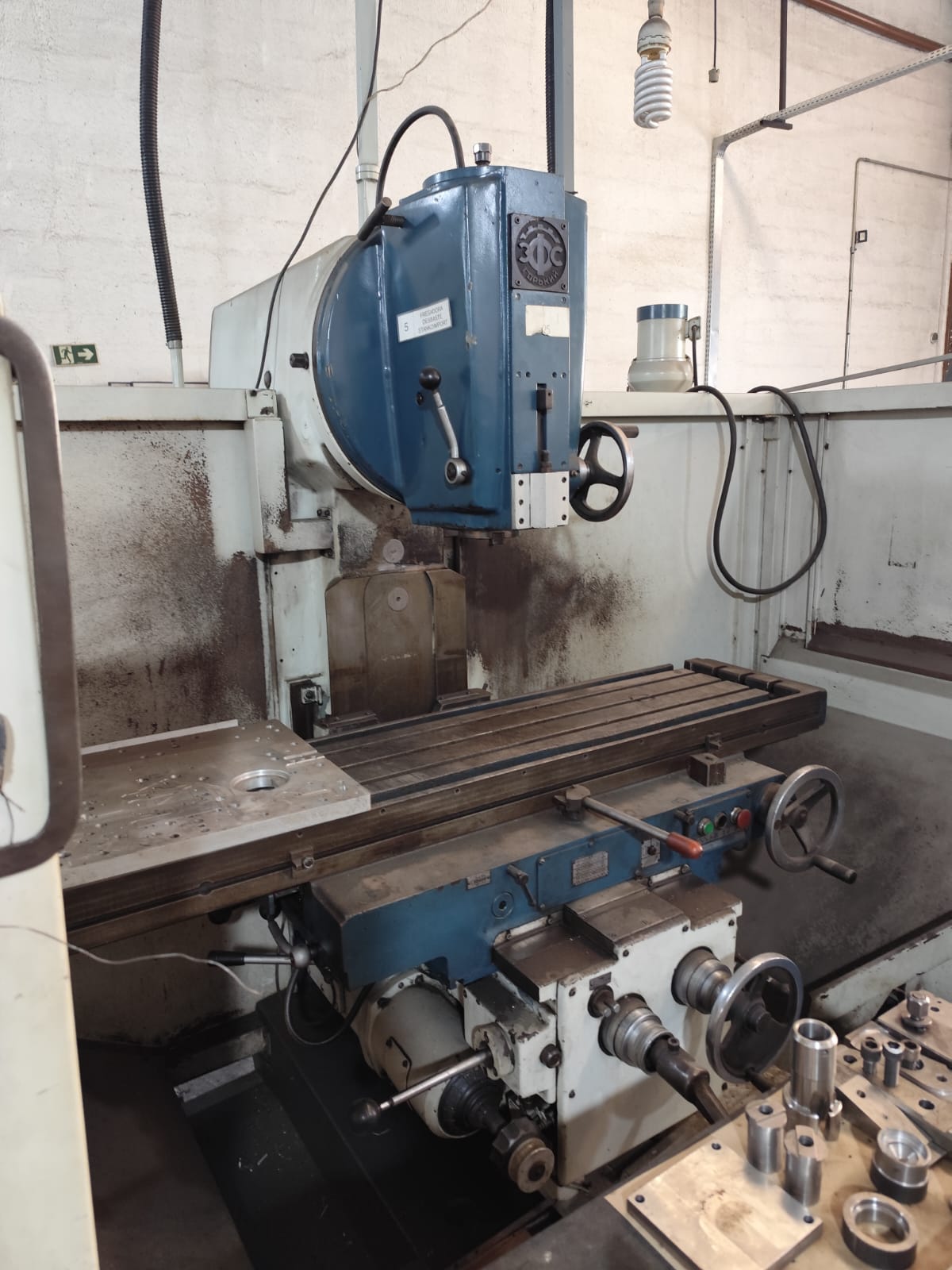 Fresadora Universal – Marca Stankoimport (Russa) — foto 8