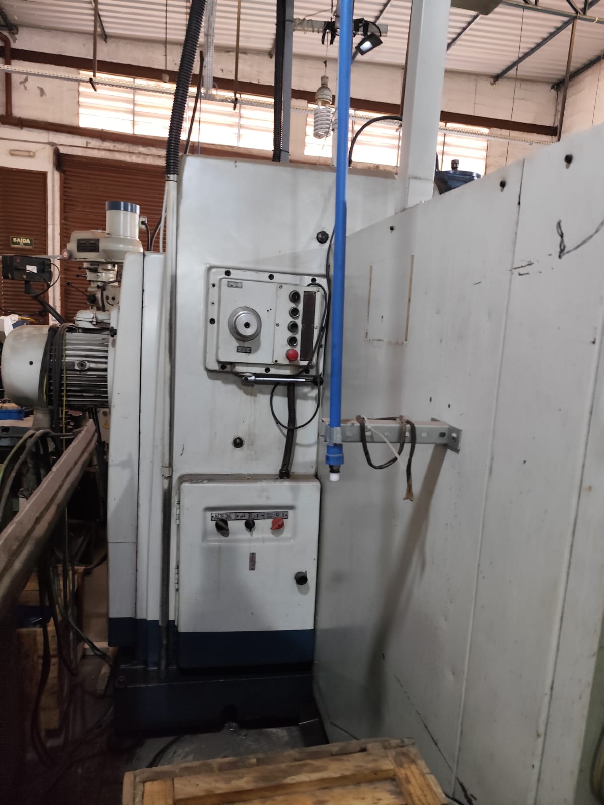 Fresadora Universal – Marca Stankoimport (Russa) — foto 7