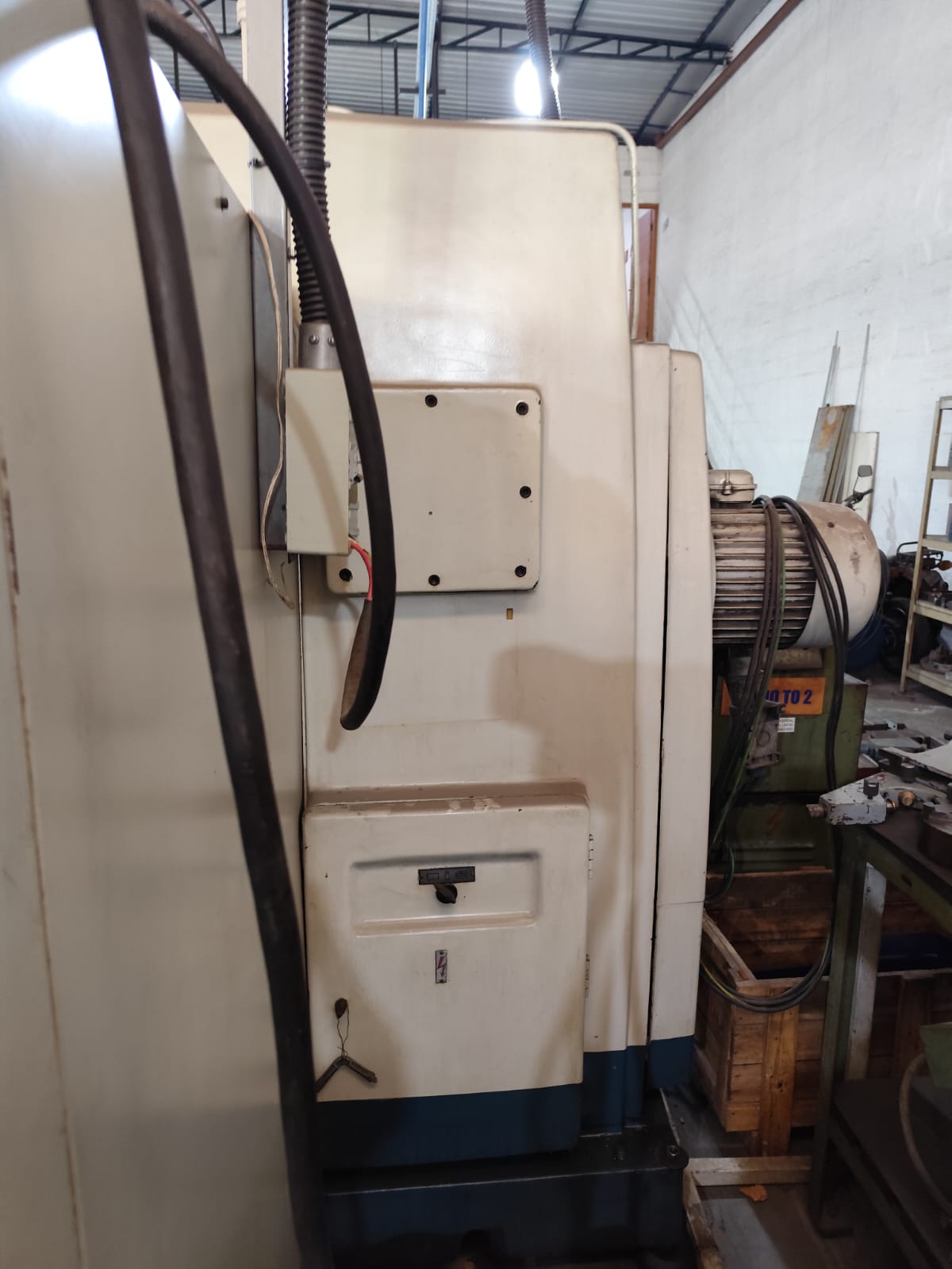 Fresadora Universal – Marca Stankoimport (Russa) — foto 5