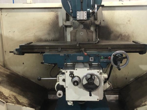 Fresadora Universal – Marca Stankoimport (Russa)