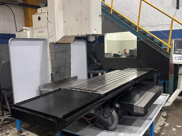 Fresadora CNC Travis M8