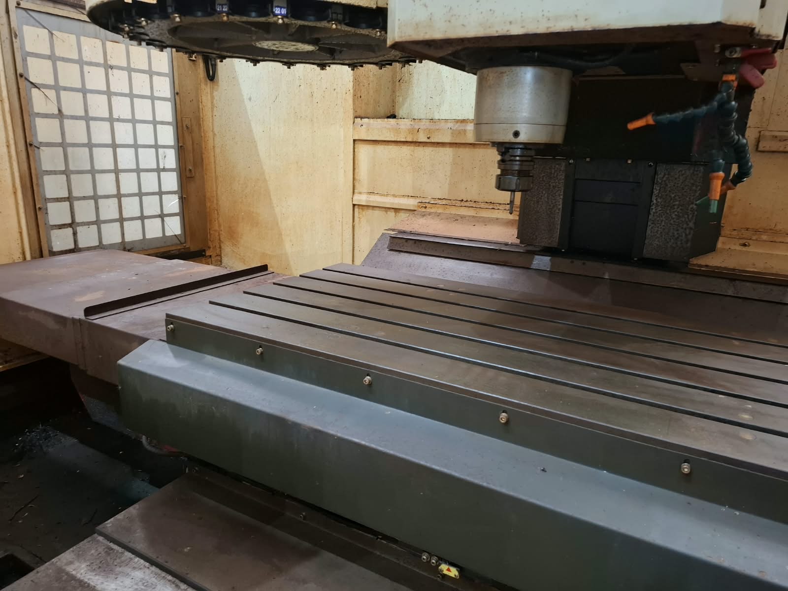 Centro de Usinagem Feeler – FVP 1300 — foto 6