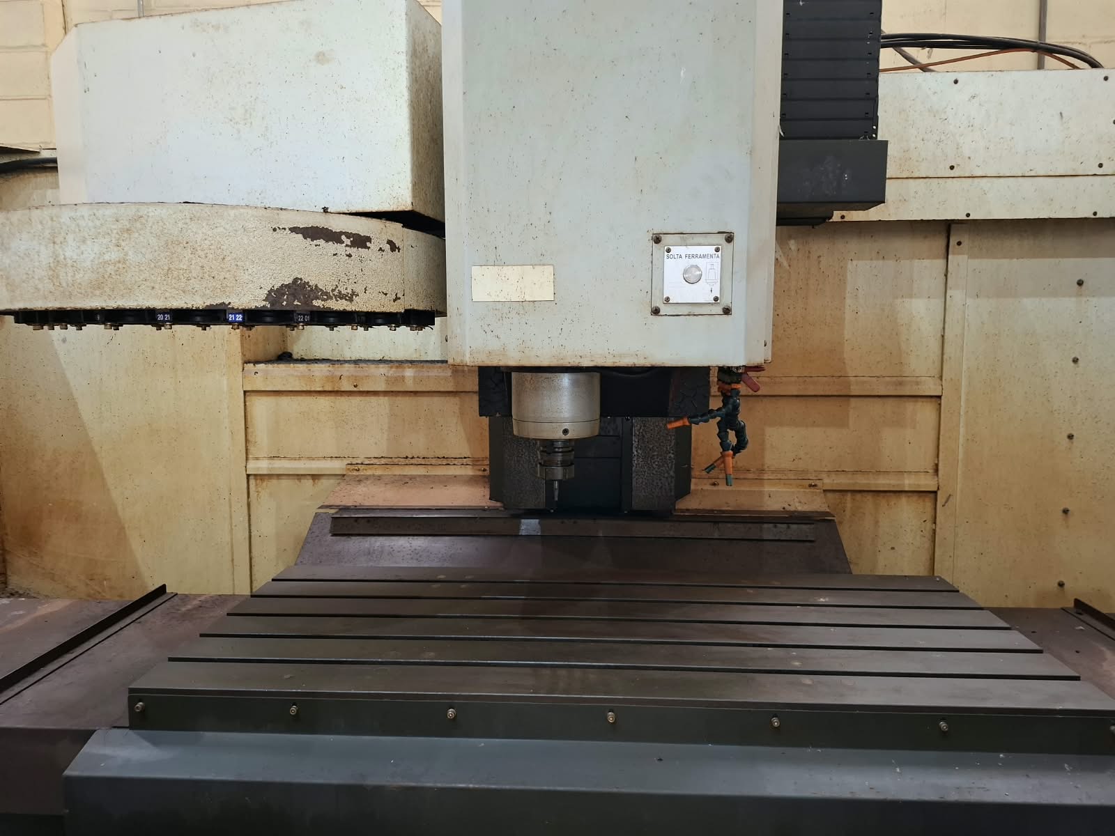 Centro de Usinagem Feeler – FVP 1300 — foto 2